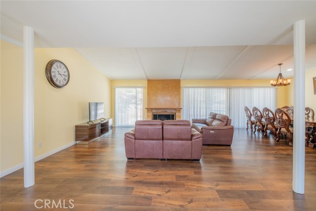 19941 Hiawatha Street, Chatsworth CA: https://media.crmls.org/medias/adcd4804-b551-4bf4-a24e-1fb84babb60c.jpg
