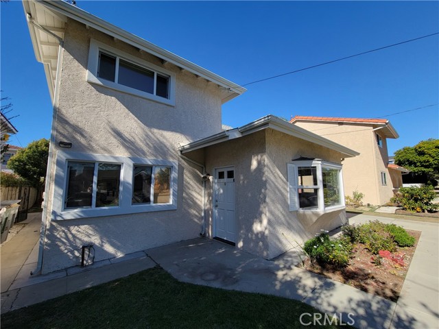 1737 Fern Avenue, Torrance, California 90503, 8 Bedrooms Bedrooms, ,3 BathroomsBathrooms,Duplex,For Sale,Fern,PV24157306