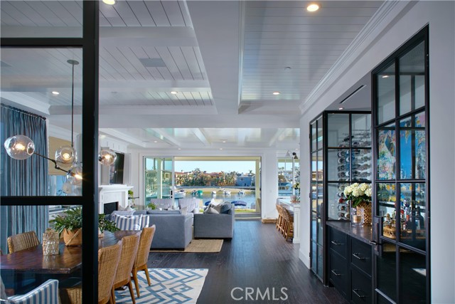 Detail Gallery Image 6 of 55 For 14 Beacon Bay, Newport Beach,  CA 92660 - 4 Beds | 4/1 Baths