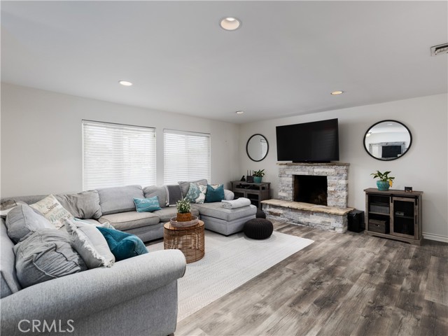 Detail Gallery Image 7 of 33 For 25006 Eshelman, Lomita,  CA 90717 - 4 Beds | 3 Baths