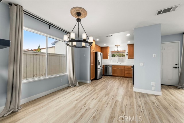Detail Gallery Image 10 of 34 For 431 W Bay St #S,  Costa Mesa,  CA 92627 - 3 Beds | 2/1 Baths