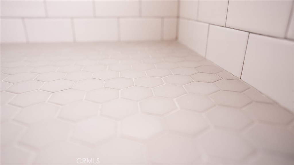 https://media.crmls.org/medias/add00c5e-6906-4e7c-93f0-7d0d1c8c7c89.jpg?preset=X-Large
