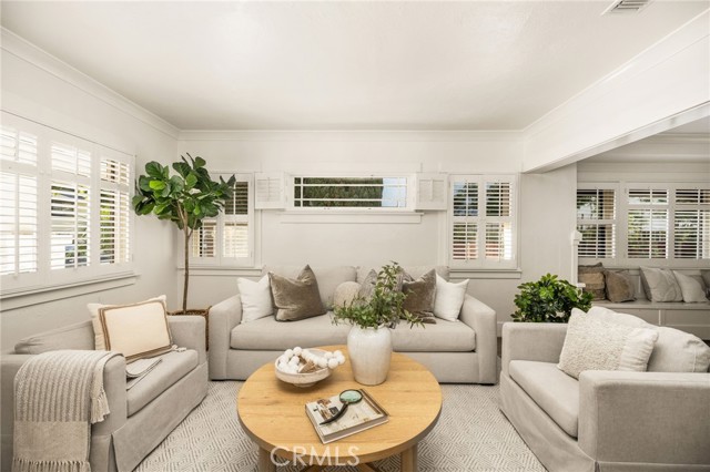 373 Gladys Avenue photo 6