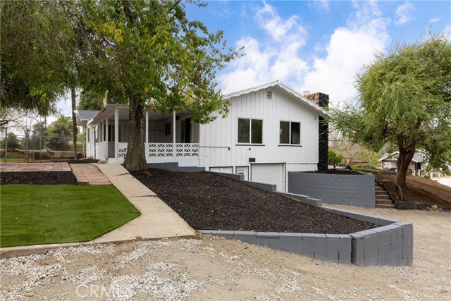 Detail Gallery Image 6 of 37 For 12449 6th, Yucaipa,  CA 92399 - 3 Beds | 2 Baths