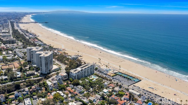 4 Bed Home for Sale in Santa Monica, California