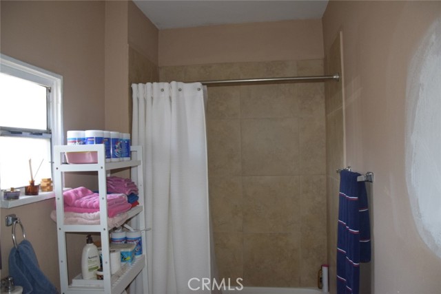 1935 Maine Avenue, Long Beach CA: https://media.crmls.org/medias/add0ce24-ac97-4f42-9644-c0ad6f2680dc.jpg