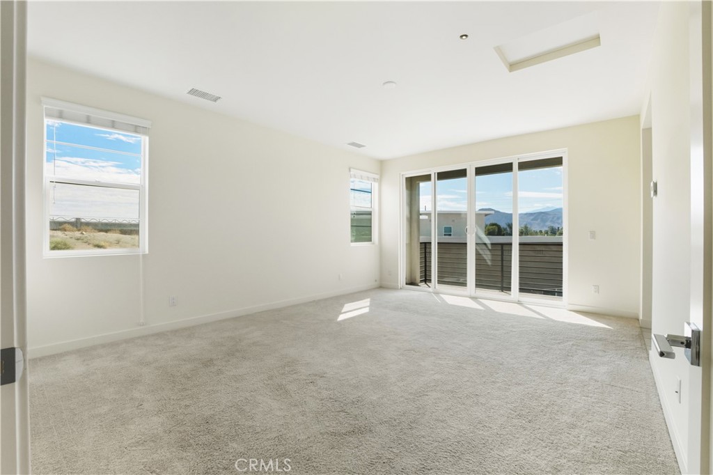 MLS #OC25225551 image #16