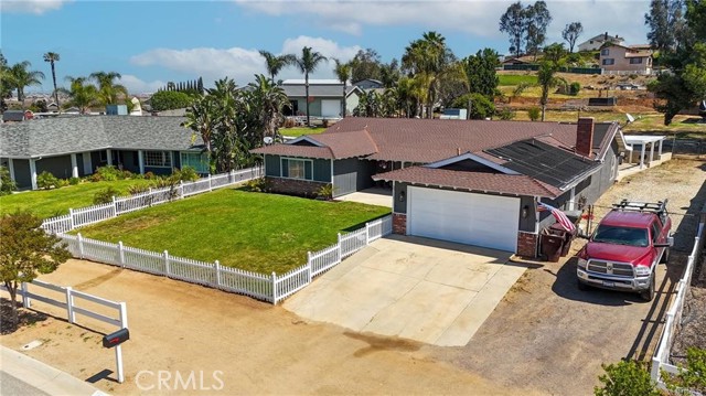 3711 Alhambra Street, Norco CA: https://media.crmls.org/medias/add2a1ed-d277-4b21-ac41-a685352c3287.jpg
