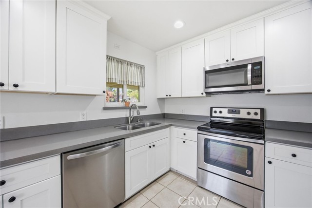 Detail Gallery Image 29 of 46 For 2505 Courtleigh, Bakersfield,  CA 93309 - 3 Beds | 2 Baths