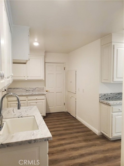 4020 Clarinda Drive, Tarzana CA: https://media.crmls.org/medias/add2df79-0d6a-45a6-b3ca-c650ceff913e.jpg