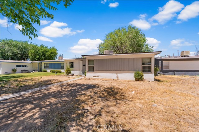 Detail Gallery Image 2 of 27 For 1411 W Ivesbrook St, Lancaster,  CA 93534 - 3 Beds | 1 Baths