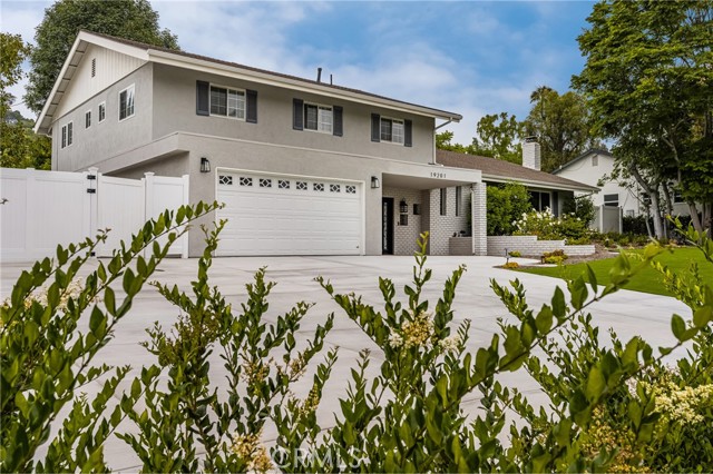 19201 Barrett Lane, North Tustin CA: https://media.crmls.org/medias/add3806a-b283-40ee-9c66-8defb290eeb0.jpg
