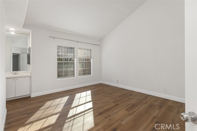 Detail Gallery Image 15 of 45 For 10 Bettoni Aisle, Irvine,  CA 92606 - 3 Beds | 2/1 Baths