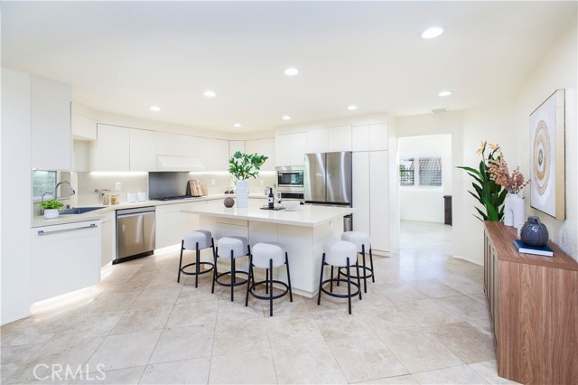 Detail Gallery Image 7 of 31 For 6494 via Del Prado, Chino Hills,  CA 91709 - 5 Beds | 3 Baths