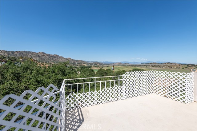 8665 Valley Circle Boulevard, West Hills CA: https://media.crmls.org/medias/add5447b-57e6-4a95-a1b8-86ba4ae9bb61.jpg