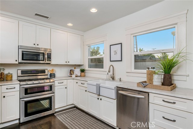 227 Ximeno Avenue, Long Beach CA: https://media.crmls.org/medias/add62463-ad9c-44ee-b9bf-b4a45d4ec562.jpg