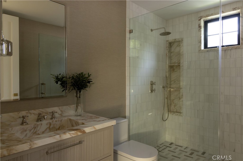 https://media.crmls.org/medias/add7213b-0c93-4cb8-a0fc-a3f8535dfeb1.jpg?preset=X-Large