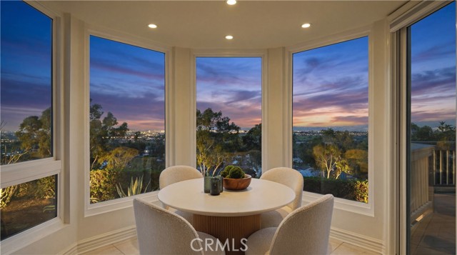 Detail Gallery Image 17 of 47 For 31 Saint Tropez, Newport Beach,  CA 92660 - 4 Beds | 3 Baths
