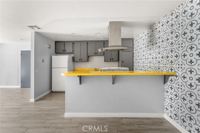 8809 Amigos Place, Riverside CA: https://media.crmls.org/medias/add80748-45ba-4757-91a3-f8e696679494.jpg
