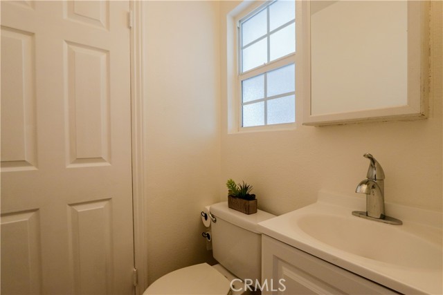Detail Gallery Image 15 of 28 For 1009 Fairlawn St, Santa Ana,  CA 92703 - 3 Beds | 1/1 Baths