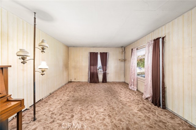 748 E Monterey Avenue, Pomona CA: https://media.crmls.org/medias/add8470d-5169-4d7c-955a-b2033959bd23.jpg