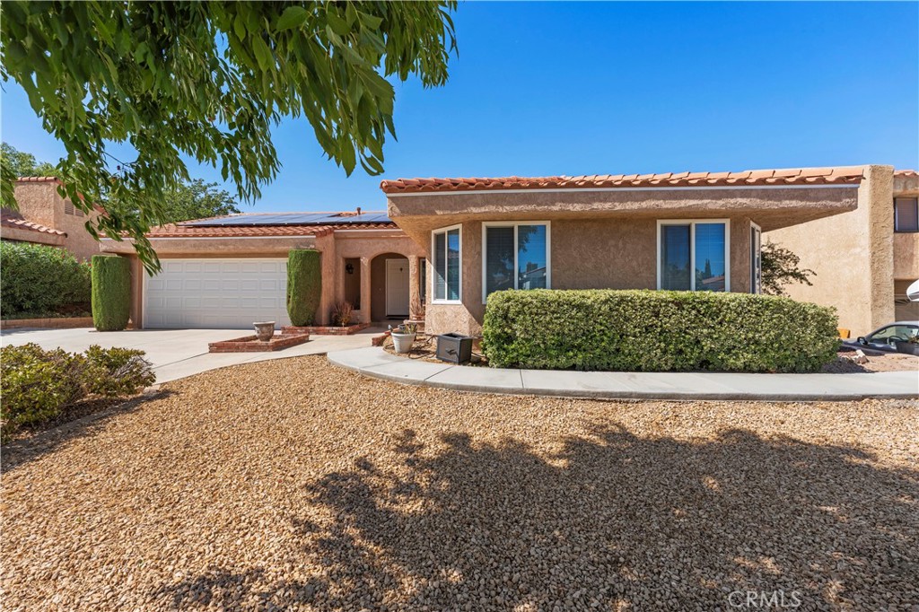 523 W Avenue Q10