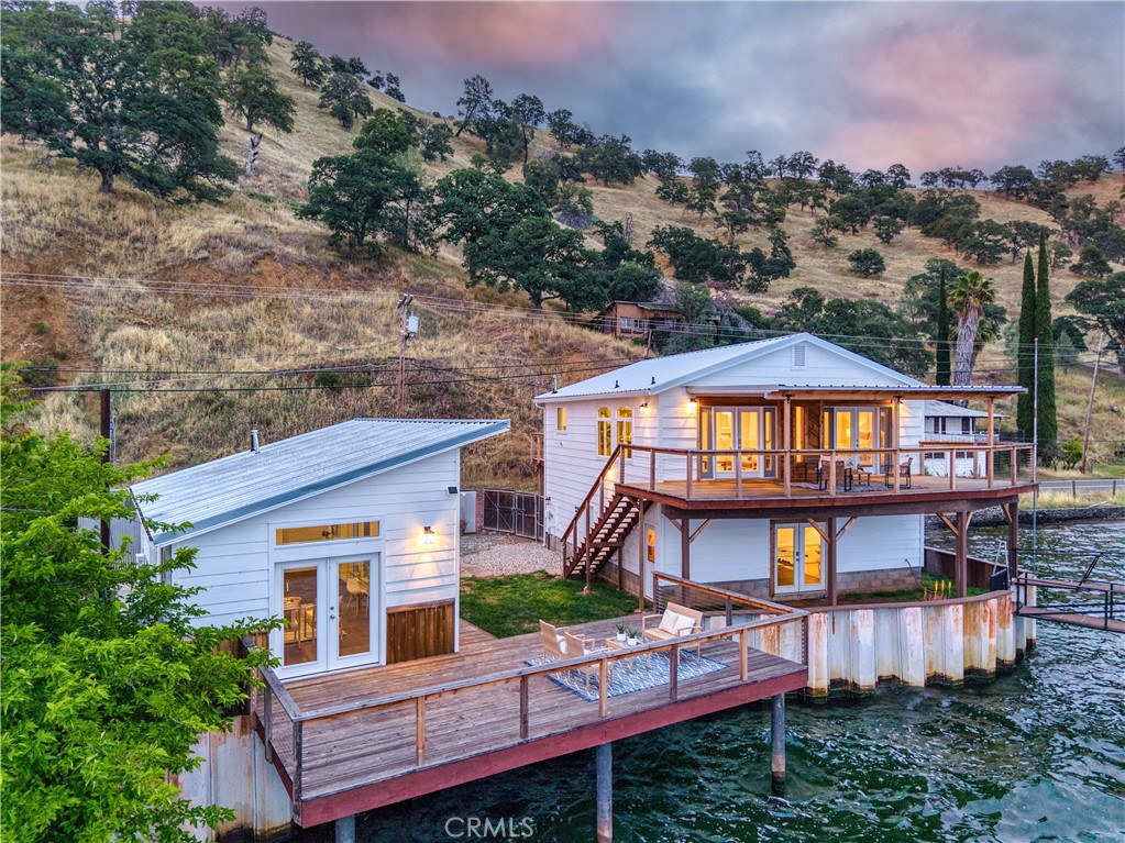 12521 Lakeshore