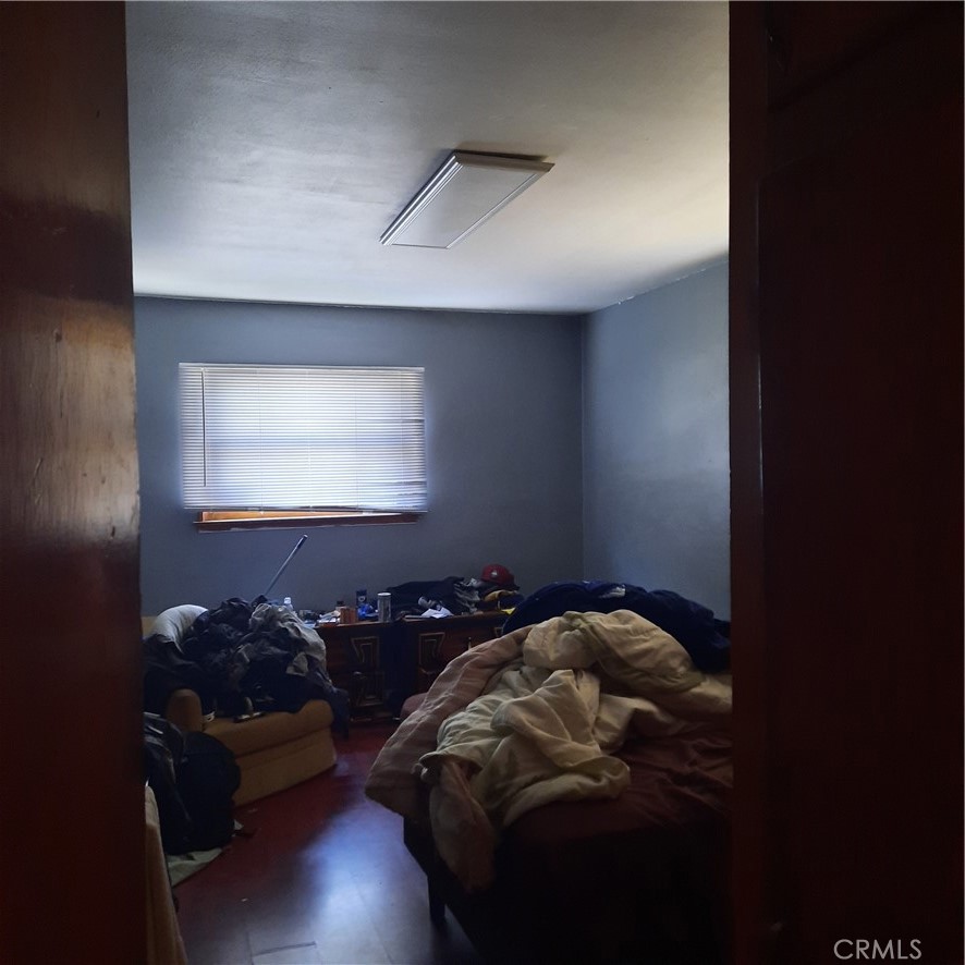https://media.crmls.org/medias/add8f175-1993-431c-a54e-54b484068b60.jpg?preset=X-Large