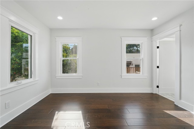 2111 S Bronson Ave, Los Angeles CA: https://media.crmls.org/medias/add94434-1edd-47fb-9a8a-9dc4368e5ad9.jpg