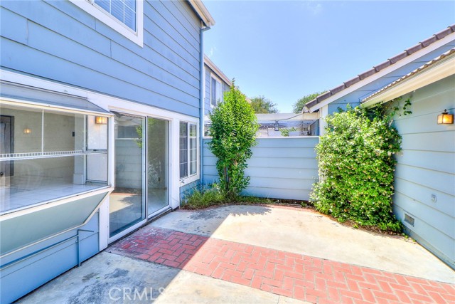 345 Jeremiah Drive, Simi Valley CA: https://media.crmls.org/medias/adda658f-e111-4312-a4a3-7c966e92a66d.jpg