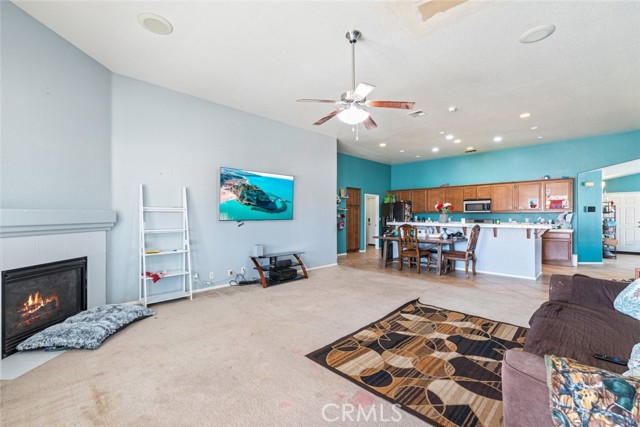 Detail Gallery Image 14 of 35 For 14193 Fresian, Apple Valley,  CA 92307 - 4 Beds | 3 Baths