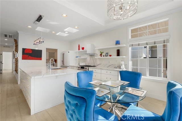 Detail Gallery Image 7 of 42 For 252 Mayflower Dr, Newport Beach,  CA 92660 - 2 Beds | 2 Baths