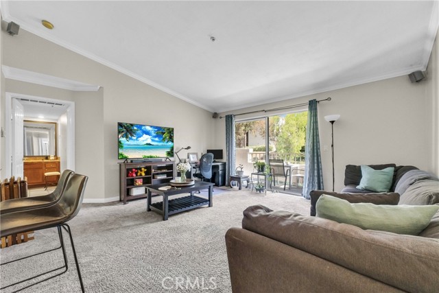 Detail Gallery Image 8 of 31 For 1980 Las Colinas Cir #301,  Corona,  CA 92879 - 2 Beds | 2 Baths