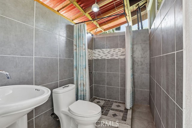 Detail Gallery Image 40 of 51 For 29223 Flowerpark Dr, Canyon Country,  CA 91387 - 3 Beds | 2 Baths