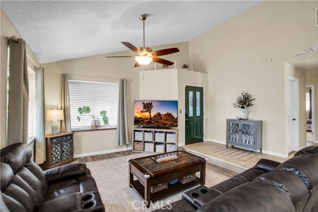 Detail Gallery Image 3 of 41 For 7002 Star Dune Ave, Twentynine Palms,  CA 92277 - 3 Beds | 2 Baths