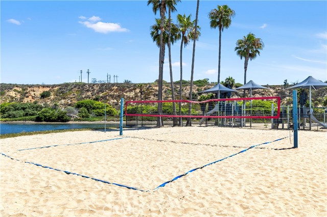 Detail Gallery Image 18 of 21 For 235 62nd St, Newport Beach,  CA 92663 - 3 Beds | 3 Baths