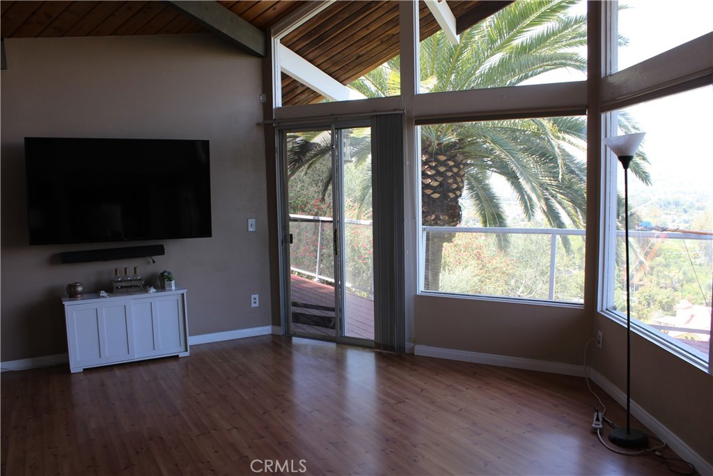MLS #OC25098154 img 3