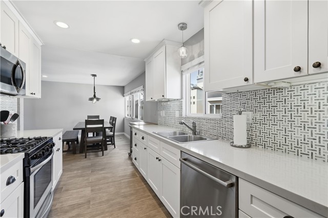 Detail Gallery Image 17 of 59 For 116 5th Place, Manhattan Beach,  CA 90266 - 5 Beds | 3 Baths