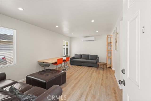 Detail Gallery Image 4 of 34 For 1523 Rock Glen Ave, Glendale,  CA 91205 - – Beds | – Baths