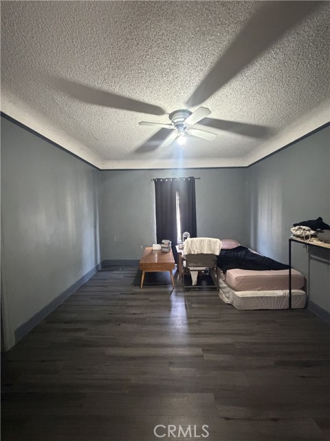 Detail Gallery Image 17 of 22 For 1057 N Neptune, Wilmington,  CA 90744 - 5 Beds | 3 Baths