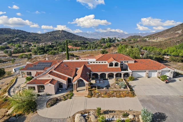 38075 Via Majorca, Murrieta CA: https://media.crmls.org/medias/adde9cb6-1984-4299-ada4-4db4a001963a.jpg