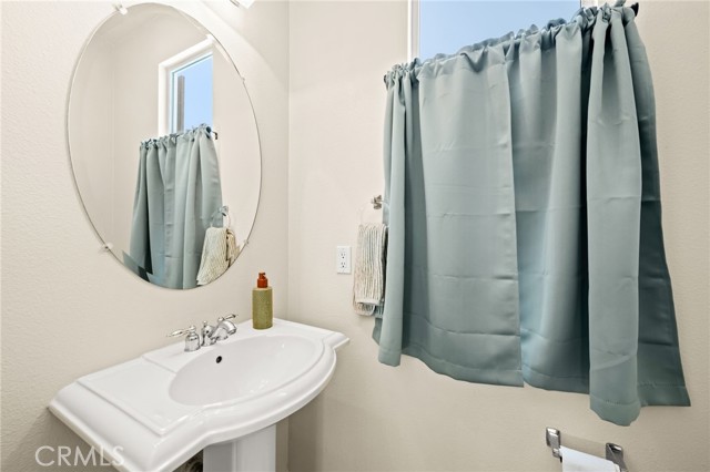 27620 Desert Gold Court, Murrieta CA: https://media.crmls.org/medias/ade08c60-d94a-4325-b684-d3c534cf3f68.jpg