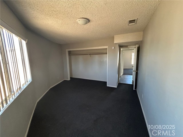 Detail Gallery Image 10 of 16 For 22677 South, Apple Valley,  CA 92307 - 3 Beds | 2 Baths