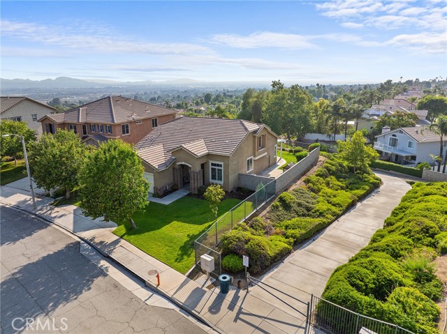 7476 Sequoia Lane, Highland CA: https://media.crmls.org/medias/ade0b817-b66c-468c-8c8e-07d7e2e21da8.jpg