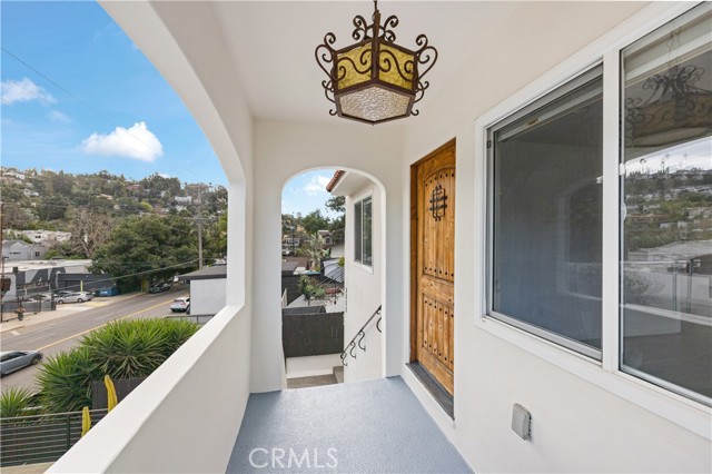 Detail Gallery Image 2 of 18 For 2211 Hyperion Ave, Los Angeles,  CA 90027 - 2 Beds | 1 Baths