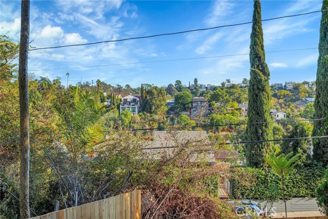 Detail Gallery Image 3 of 18 For 2147 Vestal Ave, Los Angeles,  CA 90026 - 2 Beds | 1 Baths