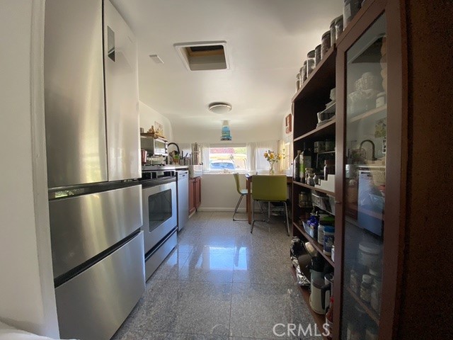 Detail Gallery Image 16 of 39 For 28128 Pacific Coast Hwy #17,  Malibu,  CA 90265 - 1 Beds | 1 Baths