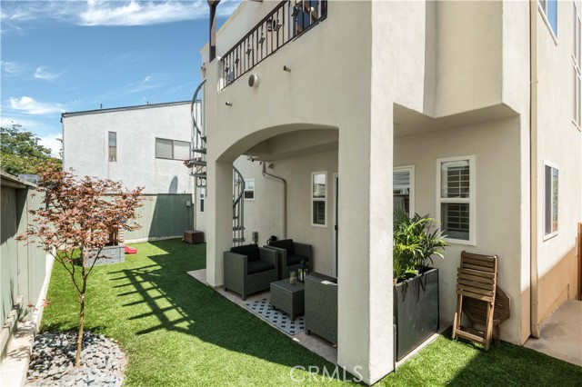 1075 7th Street, Hermosa Beach, California 90254, 3 Bedrooms Bedrooms, ,2 BathroomsBathrooms,Residential,Sold,7th,PV21166971