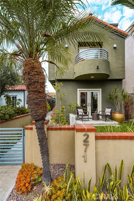 271 Prospect Avenue, Long Beach CA: https://media.crmls.org/medias/ade28cbf-b560-4af4-8c95-946b0b9502cc.jpg