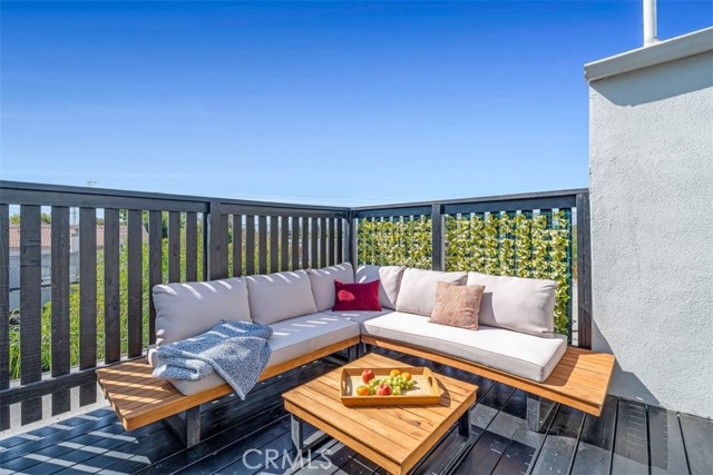 Detail Gallery Image 30 of 50 For 18645 Hatteras St #230,  Tarzana,  CA 91356 - 3 Beds | 2 Baths